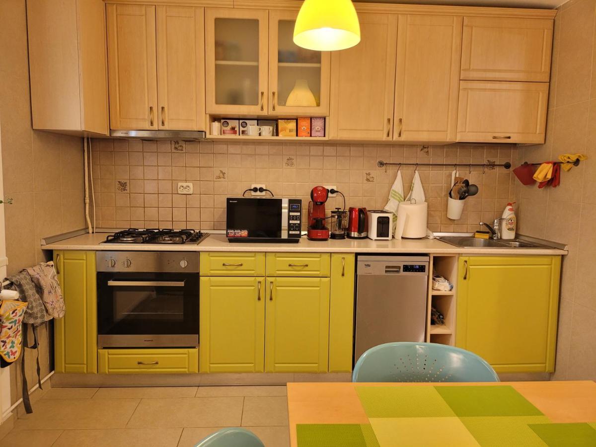 Family Friendly With Kids Room, Quiet And Peaceful ブカレスト エクステリア 写真