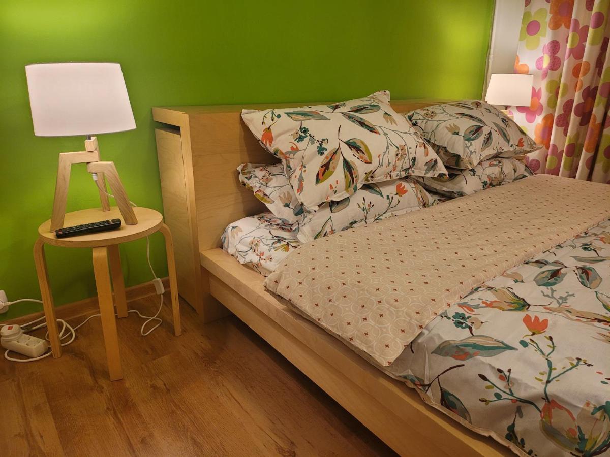 Family Friendly With Kids Room, Quiet And Peaceful ブカレスト エクステリア 写真
