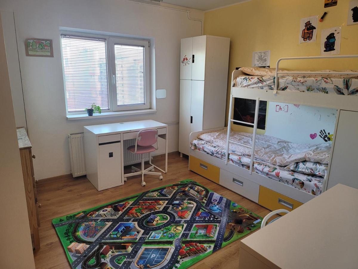 Family Friendly With Kids Room, Quiet And Peaceful ブカレスト エクステリア 写真